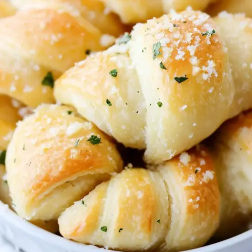 Garlic Butter Cheesy Crescent Rolls